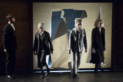 Jelenet az előadásból - © theater.hu - Ilovszky  Béla