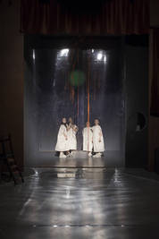 Jelenet az előadásból - © theater.hu - Ilovszky  Béla