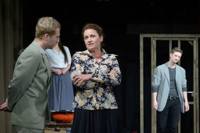Kocsis Gábor, Nagyváradi Erzsébet, Illés Dániel - © theater.hu - Ilovszky  Béla