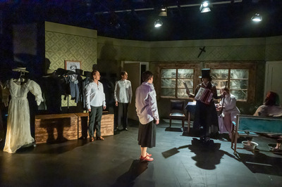 Jelenet az előadásból - © theater.hu - Ilovszky  Béla