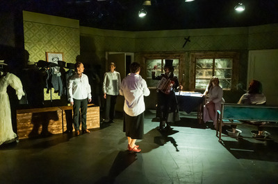 Jelenet az előadásból - © theater.hu - Ilovszky  Béla
