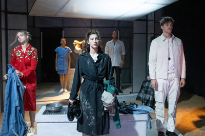 Jelenet az előadásból - © theater.hu - Ilovszky  Béla