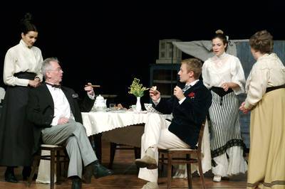 Jelenet az előadásból - © theater.hu - Ilovszky  Béla