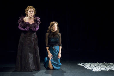 Urbanovics Krisztina, Száger Zsuzsanna  - © theater.hu - Ilovszky  Béla
