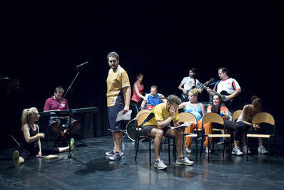 Jelenet az előadásból  (Száraz Dénes - Vele de Nélküle) - © theater.hu - Ilovszky  Béla