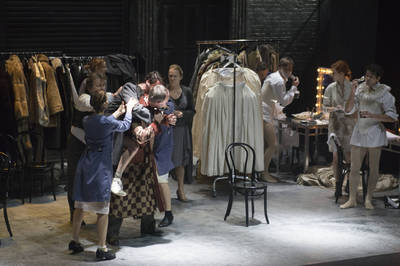 Jelenet az előadásból - © theater.hu - Ilovszky  Béla