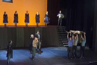 Jelenet az előadásból - © theater.hu - Ilovszky  Béla
