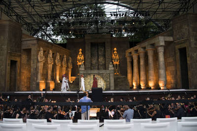 Jelenet az előadásból - © theater.hu - Kiskéri Lajos
