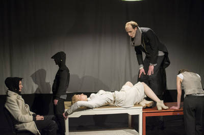 Jelenet az előadásból - © theater.hu - Ilovszky  Béla