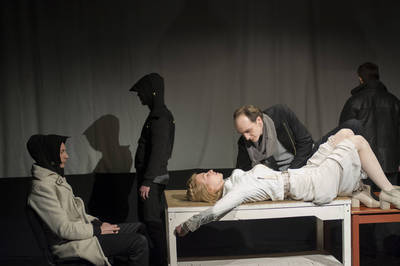 Jelenet az előadásból - © theater.hu - Ilovszky  Béla