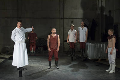 Jelenet az előadásból - © theater.hu - Ilovszky  Béla