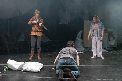 Baki Dániel, Bata Éva, Rainer-Micsinyei Nóra - © theater.hu - Ilovszky  Béla
