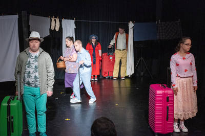 Jelenet az előadásból - © theater.hu - Ilovszky  Béla