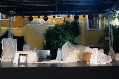 Az előadás díszlete - © theater.hu - Ilovszky  Béla