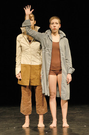 Jelenet az előadásból - © theater.hu - Nyikos Tícia