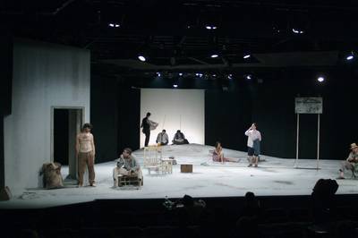 Jelenet az előadásból - © theater.hu - Ilovszky  Béla