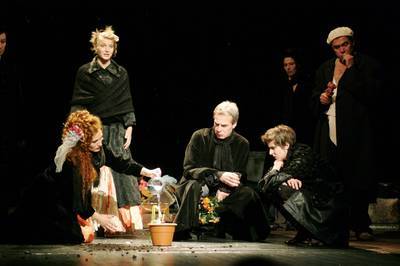 Jelenet az előadásból - © theater.hu - Ilovszky  Béla